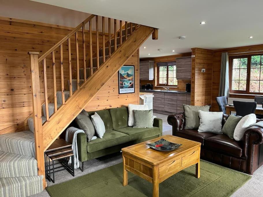 Artro Lodge Luxury 3 Bedroom, 3 Bathroom & Hot Tub Llanbedr  Exteriér fotografie