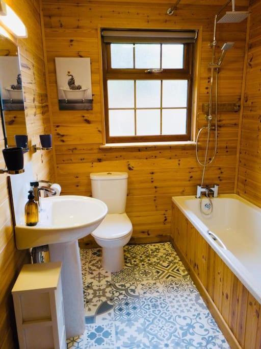 Artro Lodge Luxury 3 Bedroom, 3 Bathroom & Hot Tub Llanbedr  Exteriér fotografie